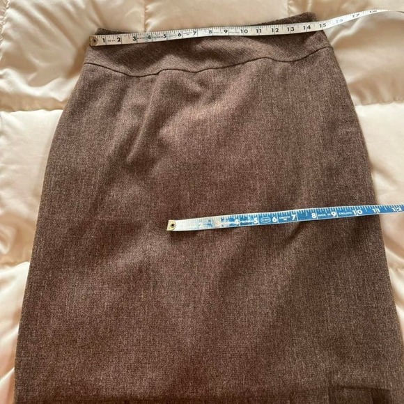 DESIGNER Oscar de la Renta quiet luxury tweed pencil skirt; chocolate brown - Picture 6 of 8